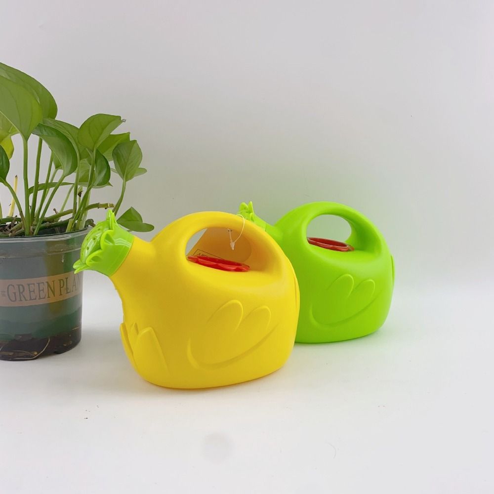 Portable Plastic Watering Can  – обзор и цена Gardening Tools For Kids